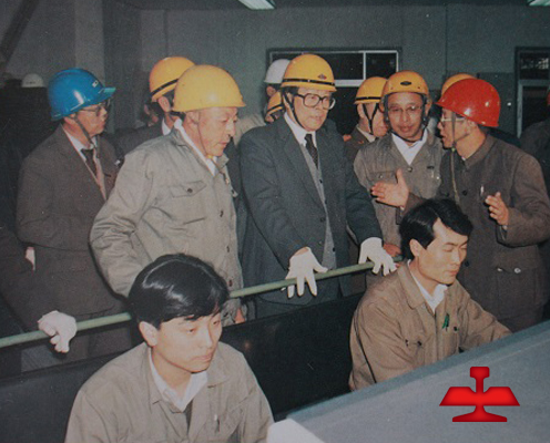 1959年毛澤東同志親切接見(jiàn)全國(guó)著名勞動(dòng)模范、鞍鋼老英雄孟泰